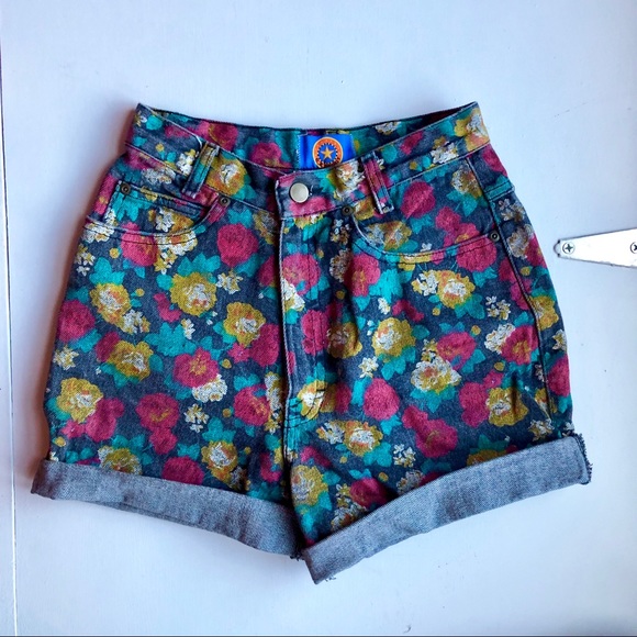 EZ SPIRIT Pants - Vintage High Waisted Floral Jean Shorts